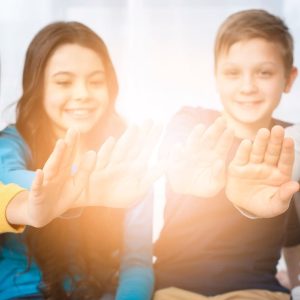 Avon Россия завершила уникальный курс для детей с ограничением по зрению